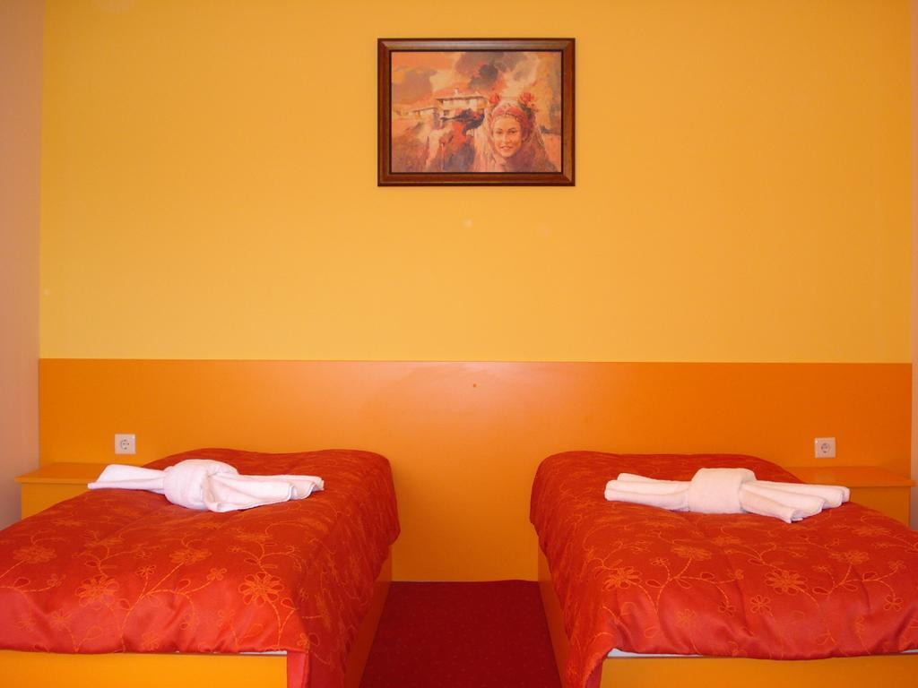 Hotel Tarnovo Veliko Tarnovo Quarto foto
