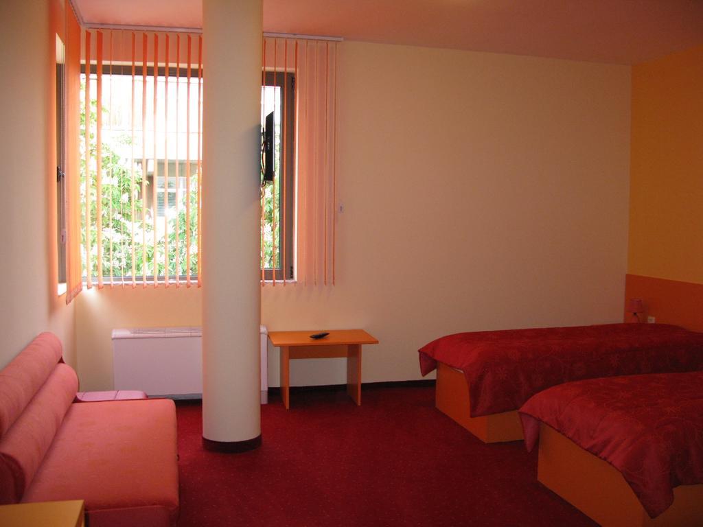 Hotel Tarnovo Veliko Tarnovo Quarto foto